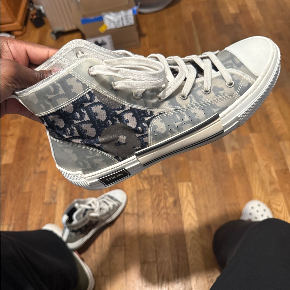 Dior Men’s High-Top Sneakers in Gray Camo with White Accents - Picture 3 of 3